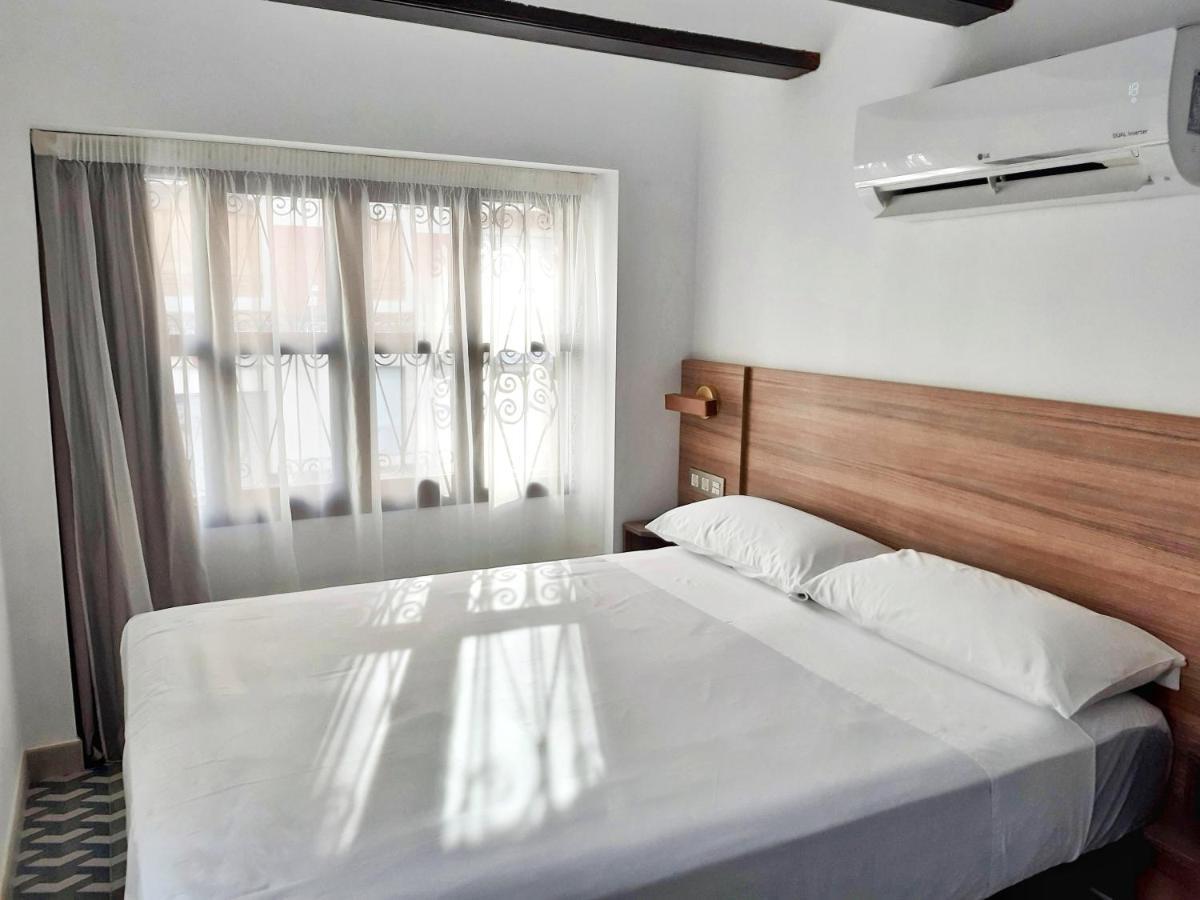 Hotel 19-30 فالنسيا المظهر الخارجي الصورة