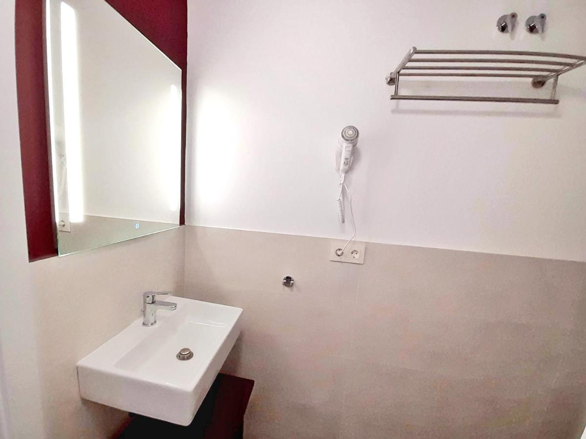Hotel 19-30 فالنسيا المظهر الخارجي الصورة
