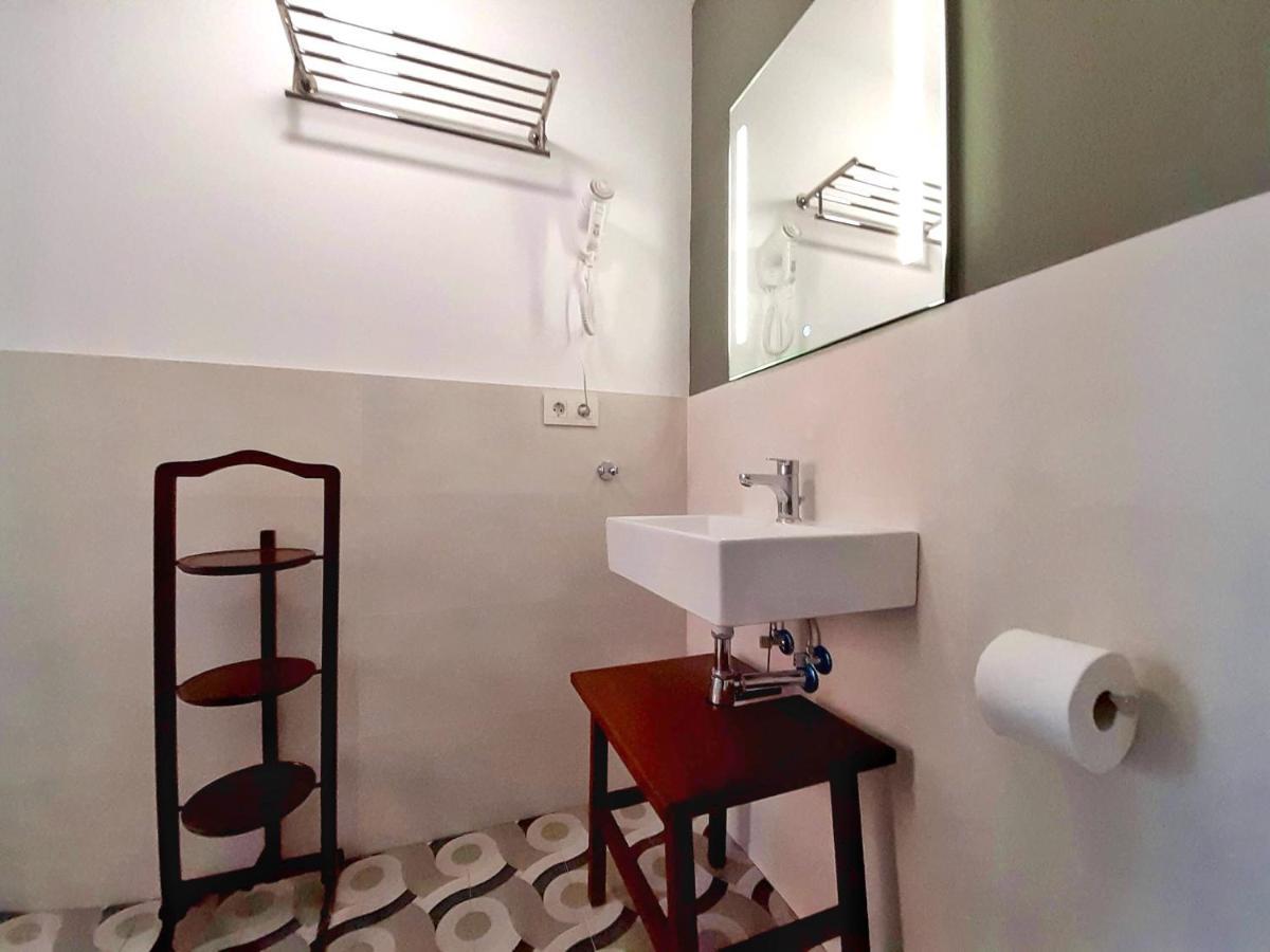Hotel 19-30 فالنسيا المظهر الخارجي الصورة