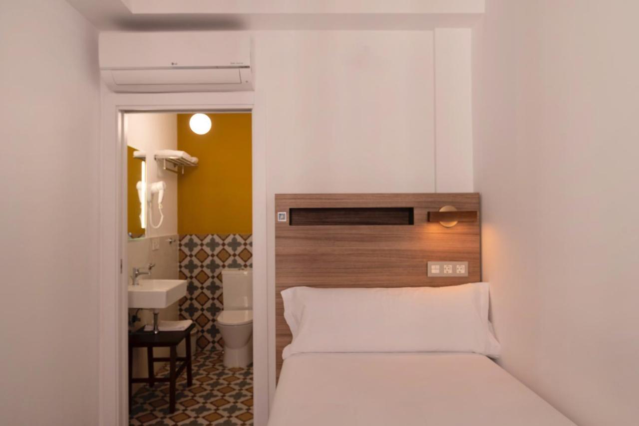 Hotel 19-30 فالنسيا المظهر الخارجي الصورة