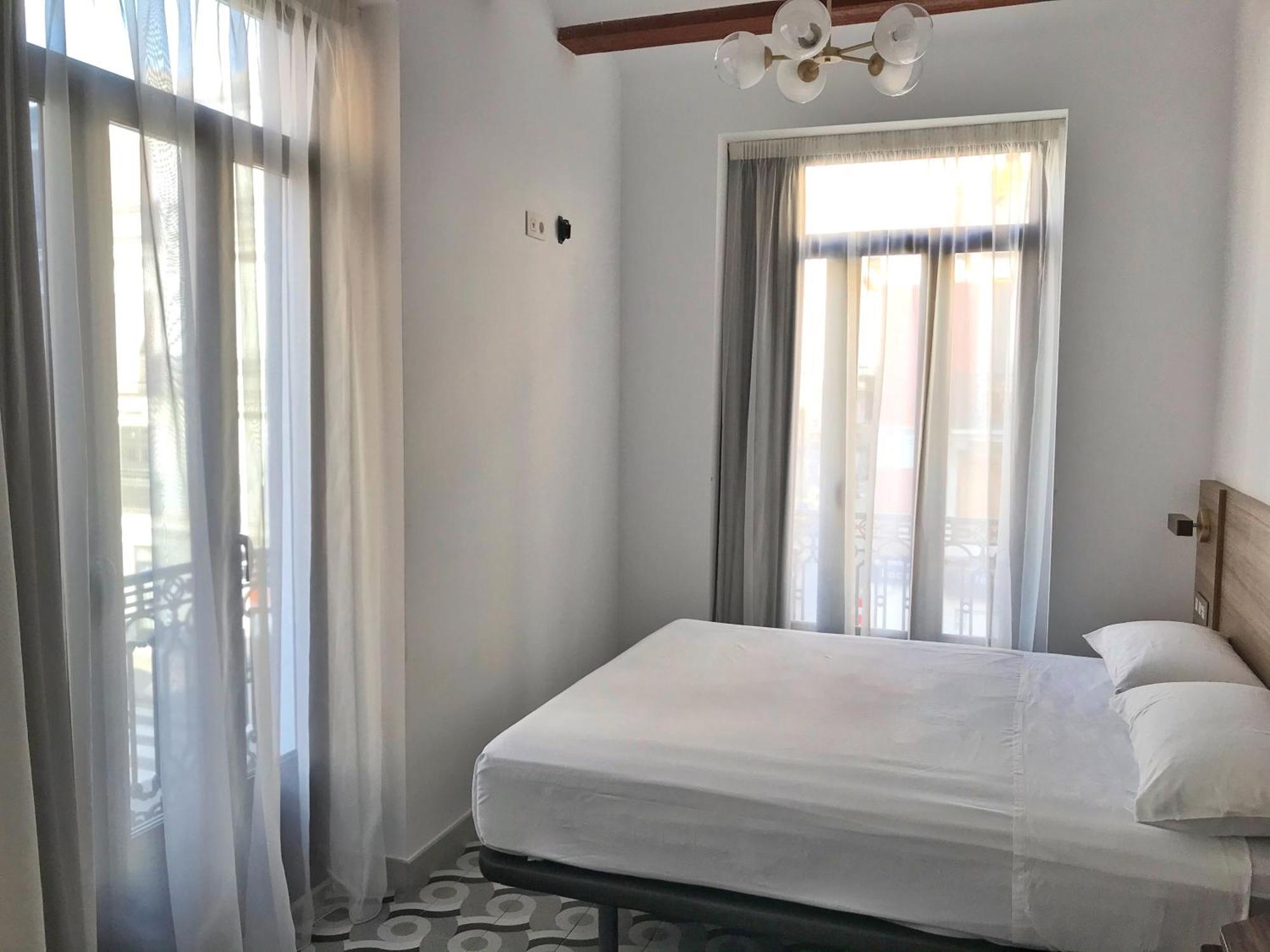 Hotel 19-30 فالنسيا الغرفة الصورة